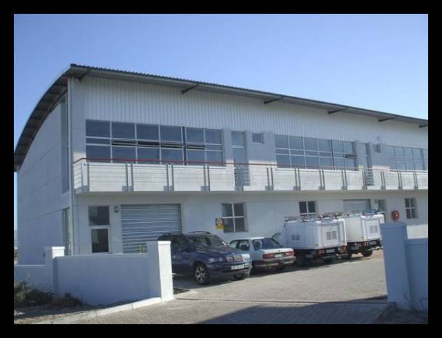 304M² WAREHOUSE RENTED IN CAPRICORN